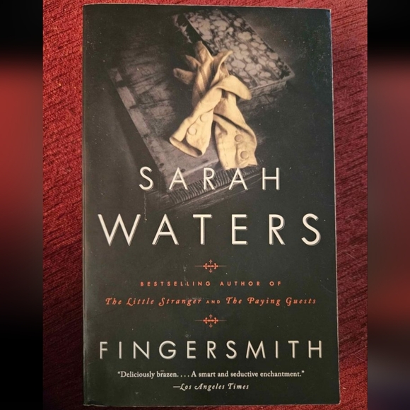 Fingersmith by Sarah Waters - Picture 1 of 2